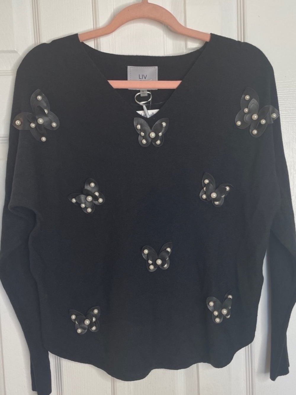 LIV MILANO BLACK V-NECK SWEATER WITH 3D FAUX LEATHER & PEARL BUTTERFLY SZ S